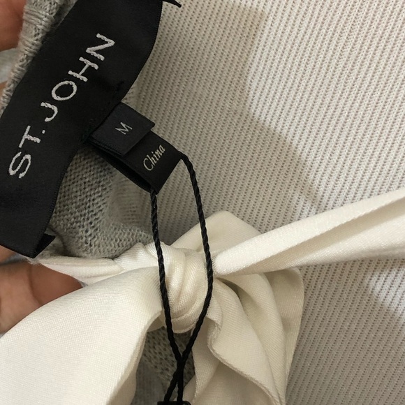 New St John Collection Fine Gauge Tie Back Sweater Wool Knit Oversized Fit - Picture 5 of 5